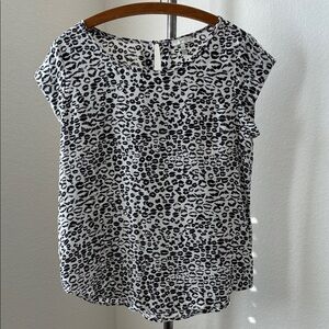 Joie sz S Black White Leopard Kiss Print 100% Silk Blouse Animal Print